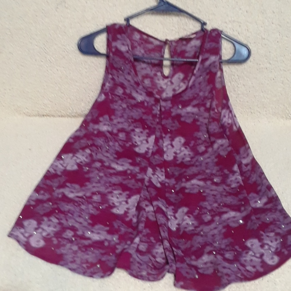 Cute summer sleeveless top